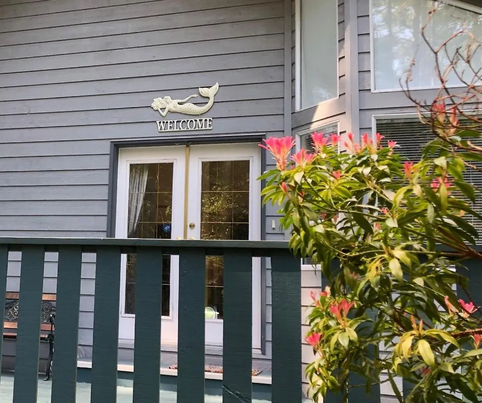 Gabriola Island B&B By The Sea 0*,