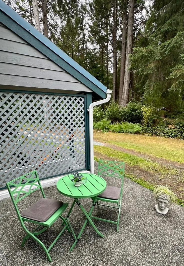 Gabriola Island B&B By The Sea Bed & Breakfast