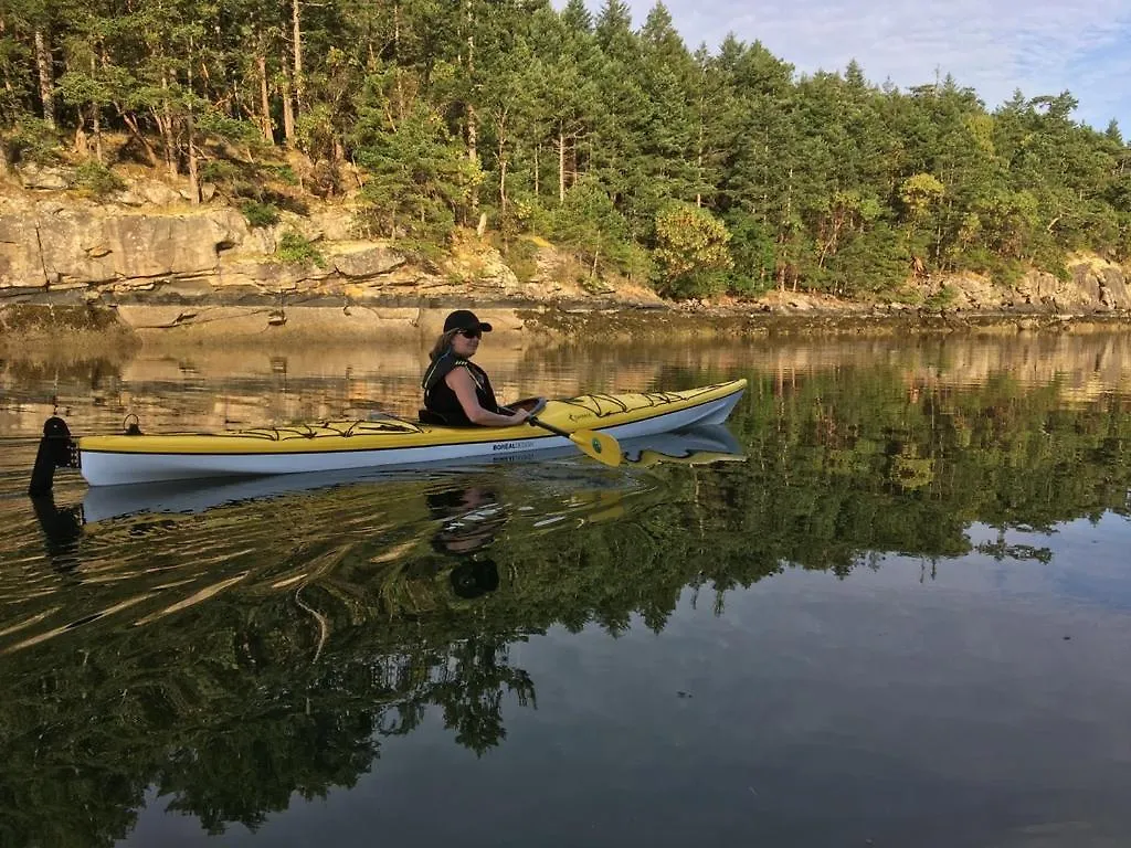 Gabriola Island B&B By The Sea Bed & Breakfast